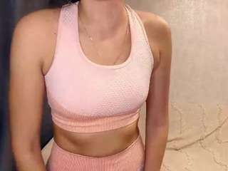 Live webcam model rosalbacallow on Soda Cams