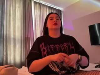 Live webcam model valevaweheart on Soda Cams