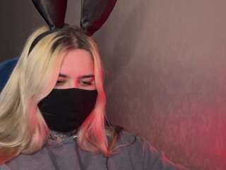 xtoni's CamSoda show and profile