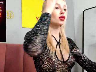 Live webcam model daisymellifluous on Soda Cams