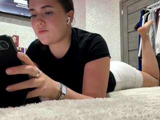 leannefonsecn's CamSoda show and profile