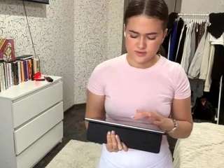 leannefonsecn's CamSoda show and profile