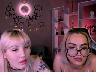 lili-blake live cam profile