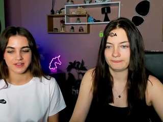 Live webcam model lili-blake on Soda Cams