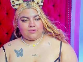 sunnyyhoney webcam model
