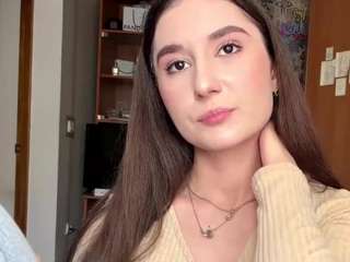 Live webcam model tishatheaker on Soda Cams