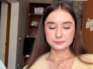 Live webcam model tishatheaker on Soda Cams