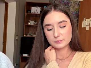 Live webcam model tishatheaker on Soda Cams