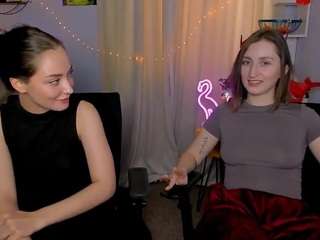 Live webcam model alma-rune on Soda Cams