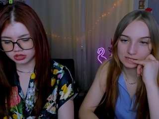 Live webcam model alma-rune on Soda Cams