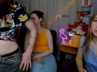 Live webcam model alma-rune on Soda Cams