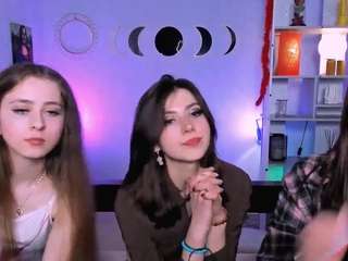 le modèle alma-rune est en webcam porno dans un show sur le site camsoda, il possède les tags suivants: anal,sexy,lesbian,lingerie,lush,middle aged,nature,normal,orgasm,pussy,shaved pussy,anal toys,skinny,spank,striptease,tattoos,tease,teen 18,twerk,young adult