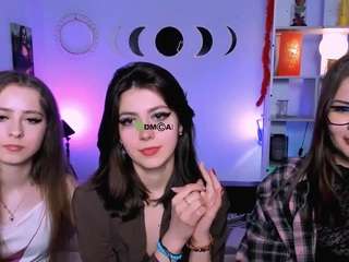 le modèle alma-rune est en webcam porno dans un show sur le site camsoda, il possède les tags suivants: anal,sexy,lesbian,lingerie,lush,middle aged,nature,normal,orgasm,pussy,shaved pussy,anal toys,skinny,spank,striptease,tattoos,tease,teen 18,twerk,young adult