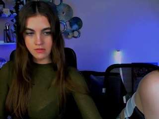 Live webcam model alma-rune on Soda Cams