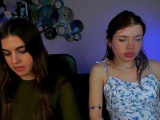 Live webcam model alma-rune on Soda Cams