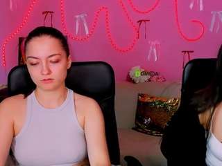 Live webcam model alma-rune on Soda Cams