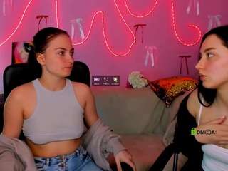 alma-rune Live Webcam on CamSoda