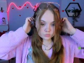 alma-rune Live Webcam on CamSoda