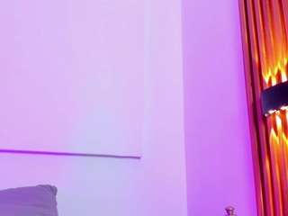 Live webcam model bellaromano on Soda Cams