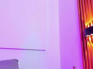 Live webcam model bellaromano on Soda Cams