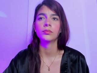 bellaromano's CamSoda show and profile