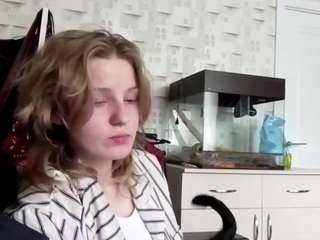 Live webcam model chereehallerman on Soda Cams