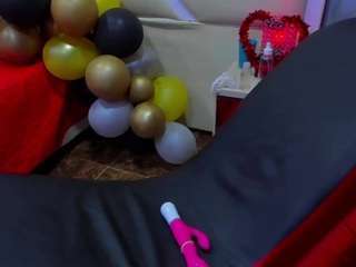 couplesex374's CamSoda show and profile