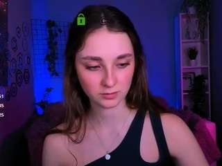 elara-night1 live cam profile