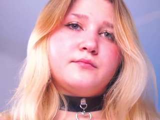 Live webcam model elfie-song on Soda Cams