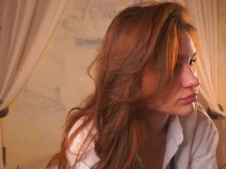 Live webcam model estellamunno on Soda Cams