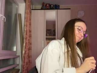 fairyjanski's CamSoda show and profile