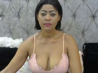 hotbabe35 webcam