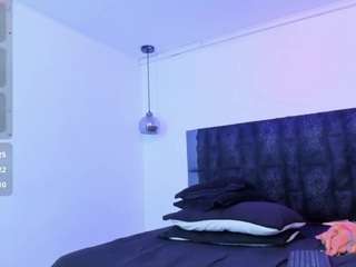 Live webcam model lumiere-eclipse on Soda Cams