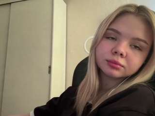 Live webcam model marylngalban on Soda Cams