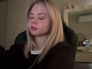 Live webcam model marylngalban on Soda Cams