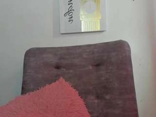 miiac's CamSoda show and profile