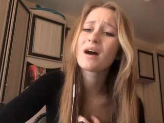 Live webcam model monetbora on Soda Cams