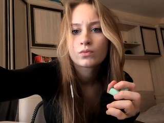 Live webcam model monetbora on Soda Cams