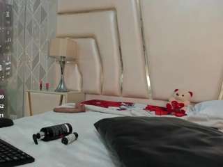 zairarogue's CamSoda show and profile