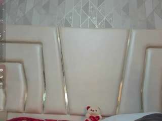 zairarogue's CamSoda show and profile