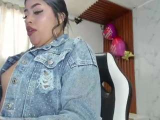 adhara-messy's CamSoda show and profile