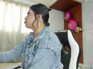 adhara-messy's CamSoda show and profile