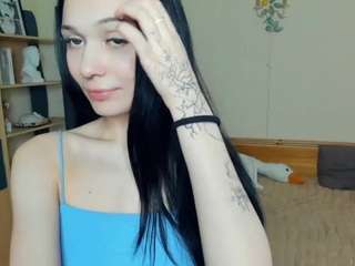 Live webcam model alissaperrodin on Soda Cams