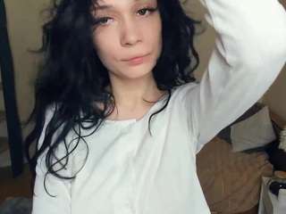 Live webcam model alissaperrodin on Soda Cams