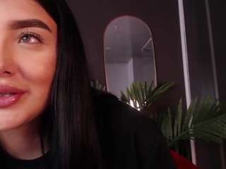 Live webcam model aria-rouse on Soda Cams