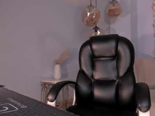 Live webcam model ariananova on Soda Cams