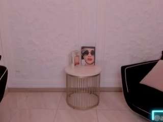 ArianaNova live webcam show