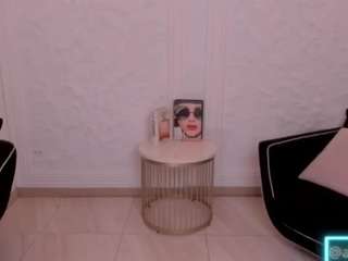 ArianaNova live webcam show