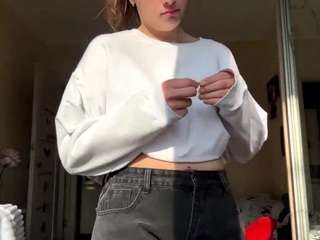 Live webcam model eleonordumez on Soda Cams