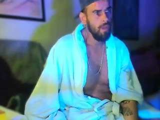 guyst049 webcam model